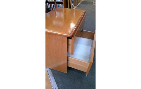 HOOFDEINDE NACHTKASTJE 2 LADEN