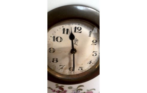 KLOK VICTORIA WIT PORSELEIN BLOEMEN