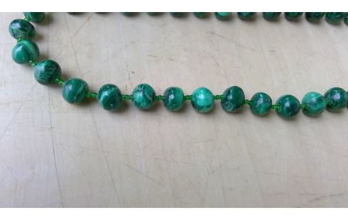 COLLIER DE PERLES  .