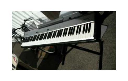 Achat PIANO SYNTHETISEUR ROLAND occasion - Rennes