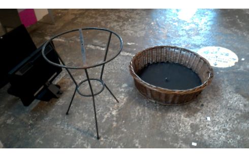 PANIER ROTIN SUR PIED