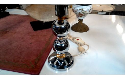 LÁMPARA DE SOBREMESA AÑADA METAL CROMO