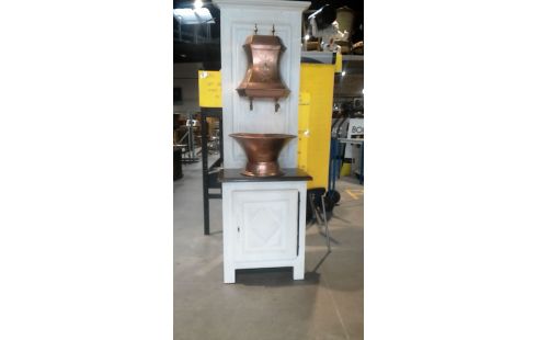 MEUBLE AVEC FONTAINE A