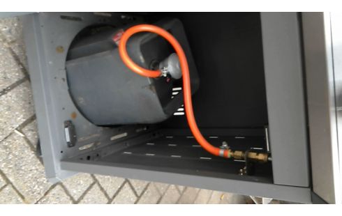 BARBECUE A GAZ FERVOR .