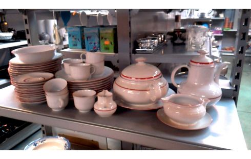 SERVICE WEISS ORANGE IM VINTAGE-STIL