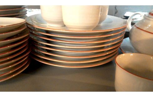 SERVICE WEISS ORANGE IM VINTAGE-STIL