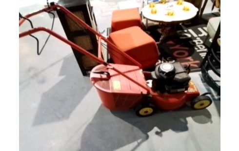 TONDEUSE THERMIQUE WOLF