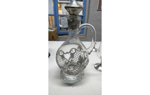 CARAFE + 9 VERRES  DECOR ETAIN