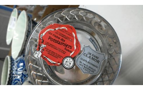 CARAFE + 9 VERRES  DECOR ETAIN