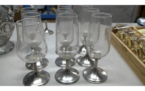 CARAFE + 9 VERRES  DECOR ETAIN