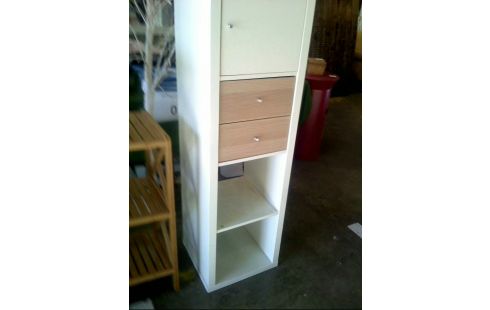 ESTANTERIA BLANCA CON PUERTAS