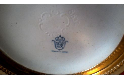 STATUETTE BLANCHE PORCELAINE