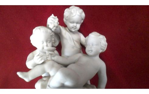 STATUETTE BLANCHE PORCELAINE