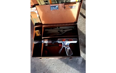 PISTOLET SPIT CLOUEUR VALISE RSV2