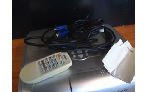 PROJECTEUR VIDEO EPSON (AVEC TELECOMMANDE)