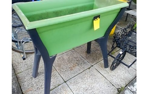 JARDINIERE VERTE PLASTIQUE