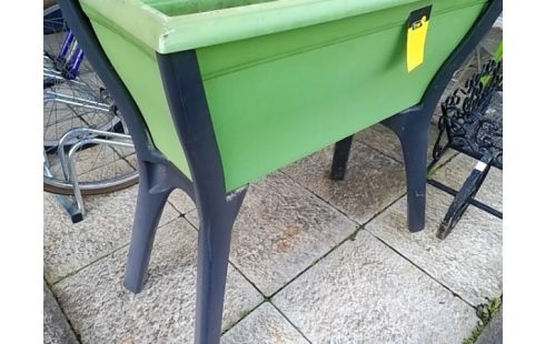 JARDINIERE VERTE PLASTIQUE