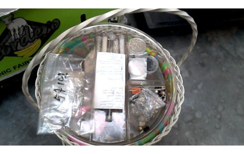 NÄHKÖRBCHEN RUND IM VINTAGE-STIL WEISS RATTAN EISEN STOFF