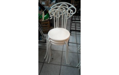 LOT DE 3 CHAISES