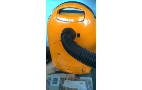 STAUBSAUGER AEG GELB