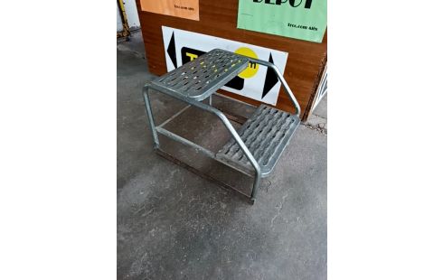 MARCHEPIED 2 MARCHES