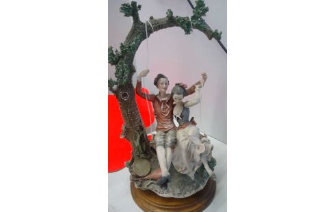 BEELD ARMANI KOPPEL OP