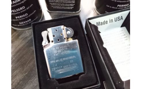 BRIQUET ZIPPO + PRODUITS  LE LOT