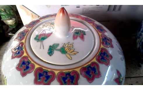 JARRÓN CON TAPA ORIENTAL