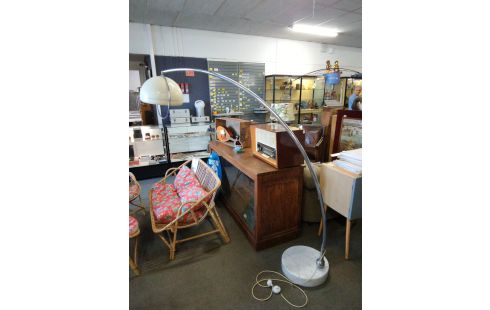 LAMPADAIRE HARVEY GUZZINI GLOBE ABÎMÉ