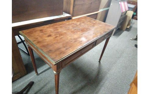 BUREAU PLAT STYLE LOUIS XVI