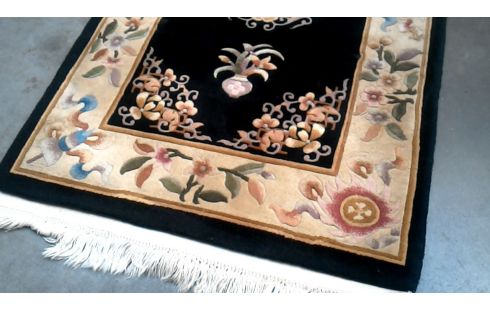 TAPIJT CHINEES ZWART MET BEUGE