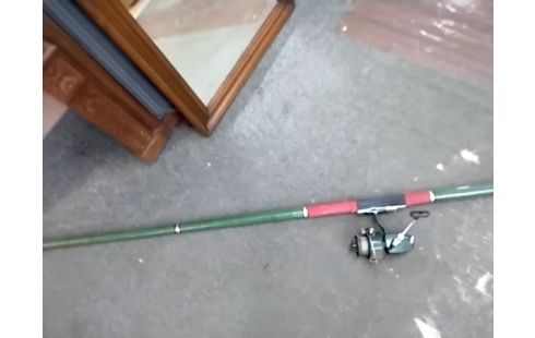 CANNE A PECHE AVEC MOULINET
