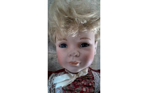 MUÑECA COLECCIONISTA