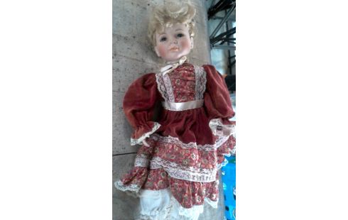 MUÑECA COLECCIONISTA