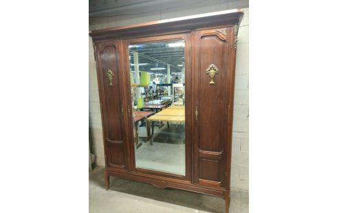 ARMOIRE