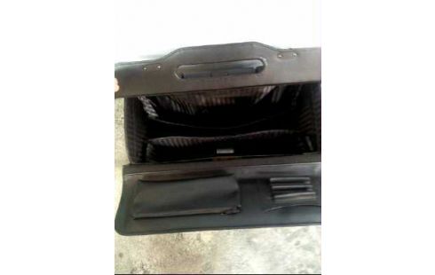 PILOTENKOFFER LEDEROPTIK SCHWARZ