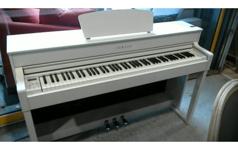 PIANO CLAVINOVA