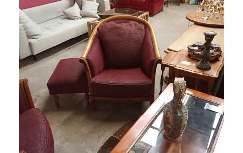 SALON MERISIER TISSU BORDEAU + POUF+ TABLE