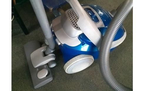 ASPIRATEUR ELECTROLUX 1800W (BOUTON REMBOBINAGE USE)