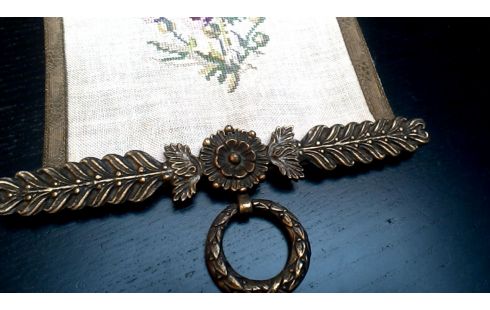 SONNETTE MURAL MET CUIVRE, , DRAP BRODE