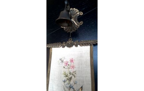 SONNETTE MURAL MET CUIVRE, , DRAP BRODE