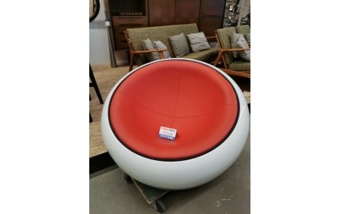 FAUTEUIL OEUF BY EERO AARINO