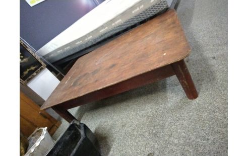 TABLE BASSE PIEDS COUPÉS THONET