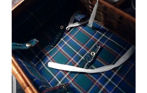 PANIER PIC NIC EN L ETAT