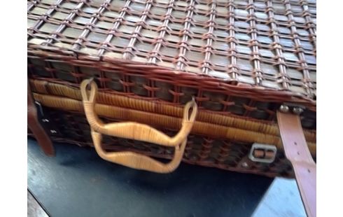 PANIER PIC NIC EN L ETAT