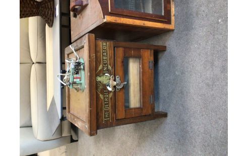 MEUBLE INCUBATEUR THE DETROIT INCUBATOR