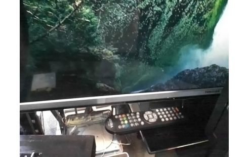 TELEVISEUR TOSHIBA 102 CM TNT HD 3D