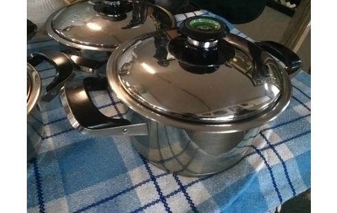 LOT DE 4 CASSEROLES AMC AVEC THERMOSTAT