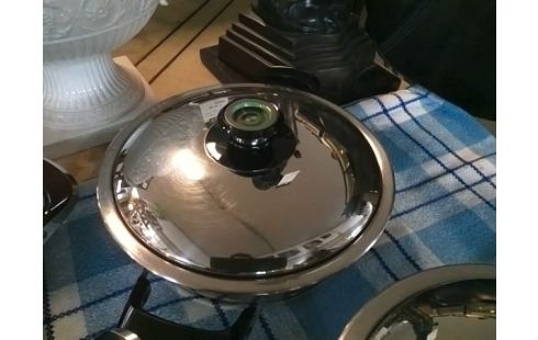 LOT DE 4 CASSEROLES AMC AVEC THERMOSTAT