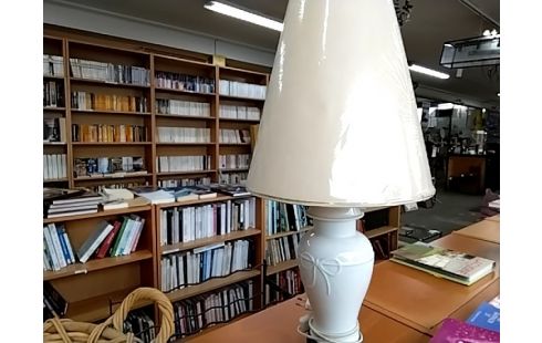 LAMPE PIED BLANC